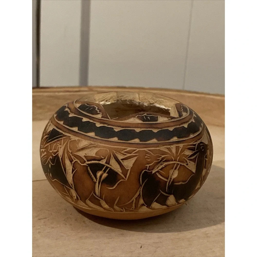 Lot Of 2‎ Hand-Carved Peruvian Gourd Art Bowl Vase Keys jewelry smalls
